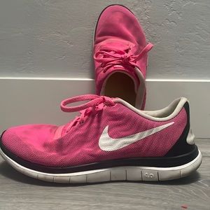 Nike 4.0 running shoes